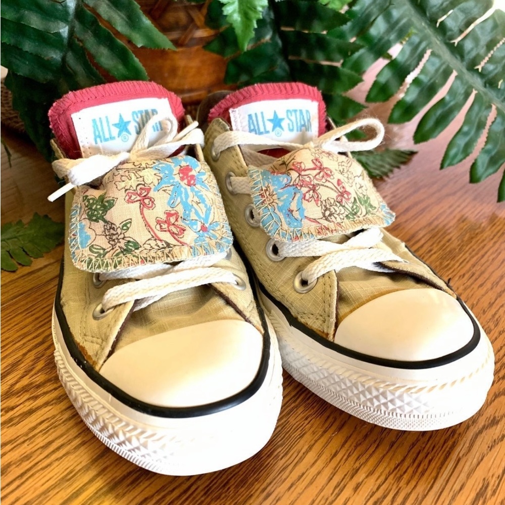 Converse Chuck Taylor All Star double tongue flower shoes women’s size 5